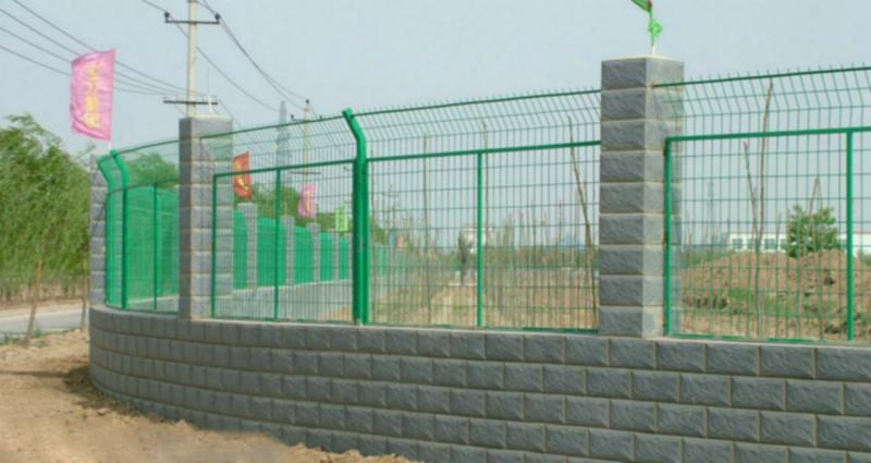 供應(yīng)海南陽(yáng)臺(tái)護(hù)欄/防護(hù)欄廠家圖片