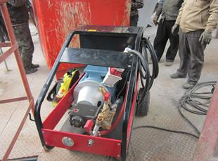 高壓水清洗系統(tǒng)_高壓清洗設(shè)備高壓_清洗機(jī)圖片