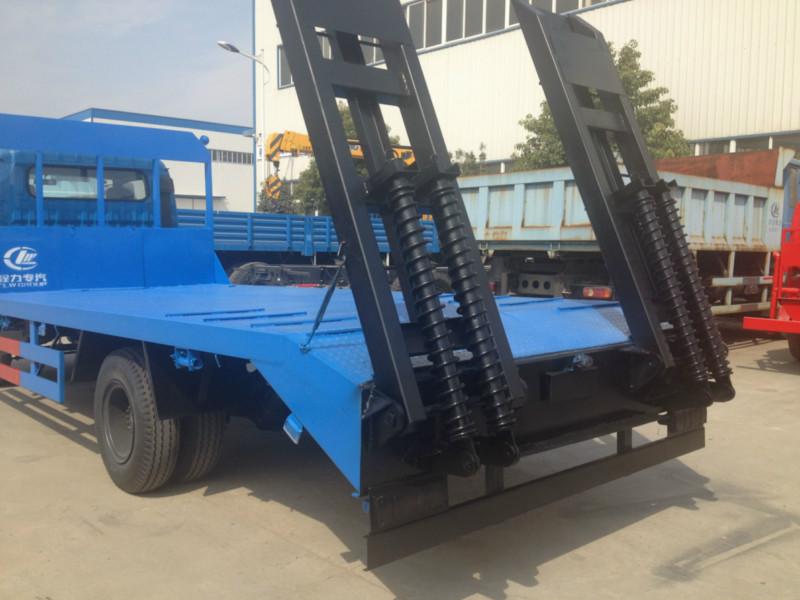 廠家直銷武鋼地區(qū)東風(fēng)10噸平板運輸車