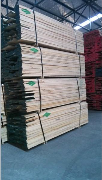 供應(yīng)水曲柳板材