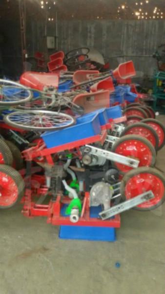 供應(yīng)河北手扶帶動花生播種機