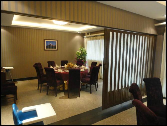 西安鋁合金白色青花瓷折疊門優(yōu)質(zhì)圖片/西安鋁合金白色青花瓷折疊門優(yōu)質(zhì)樣板圖 (2)