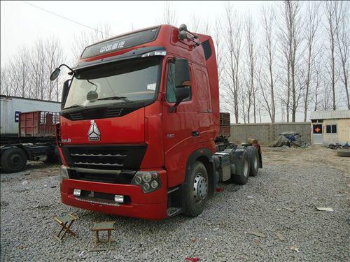 二手銷售豪沃A7雙驅(qū)高欄標(biāo)箱半掛車圖片/二手銷售豪沃A7雙驅(qū)高欄標(biāo)箱半掛車樣板圖 (4)