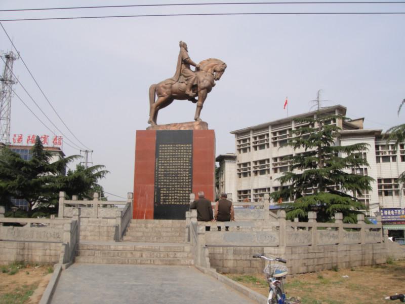 岳飞雕像