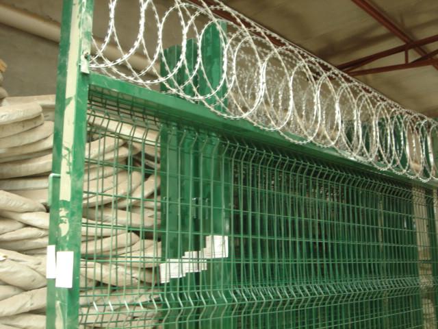 機(jī)場封閉網(wǎng) 機(jī)場護(hù)欄網(wǎng) 機(jī)場圍界網(wǎng) 機(jī)場隔離網(wǎng)