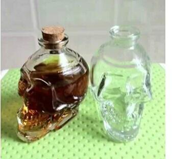 供應(yīng)玻璃骷髏頭骨酒杯