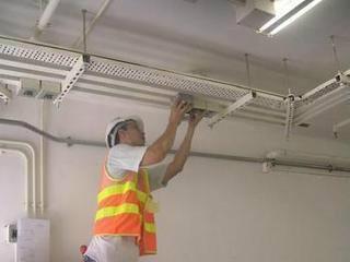 供應(yīng)小區(qū)維修，鉆孔切墻，砌墻，抹灰。 小區(qū)維修鉆孔切墻