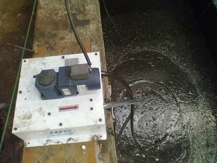 供應(yīng)管式除油機(jī)撇油機(jī)，廠家批發(fā)，供貨及時，壽命長