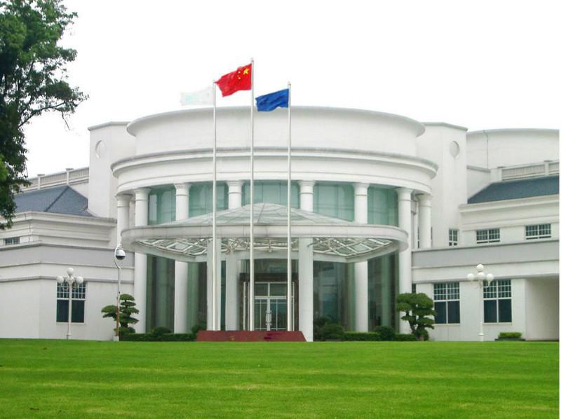 供應(yīng)不銹鋼旗桿錐形旗桿內(nèi)置電動旗桿