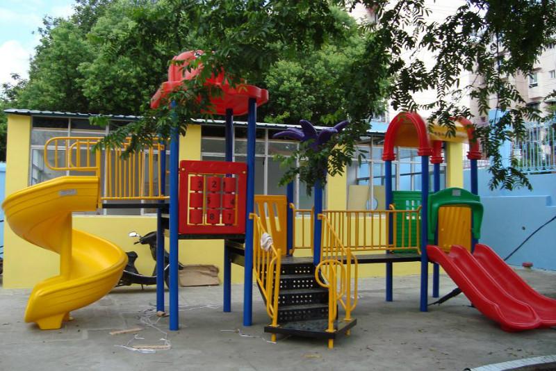 供應(yīng)塑料滑梯 兒童滑梯