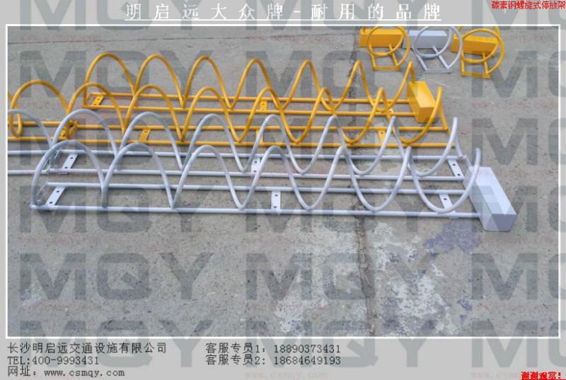 停車場使用的螺旋式停放架