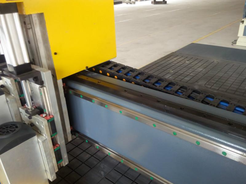 供應(yīng)全自動數(shù)控雕刻機(jī)、門板雕刻機(jī) *惠  速速選購