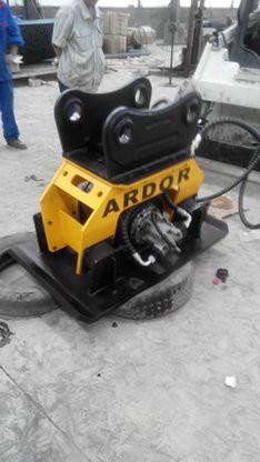 供應(yīng)挖掘機平板夯，液壓夯實機價格，挖掘機配路面夯實器