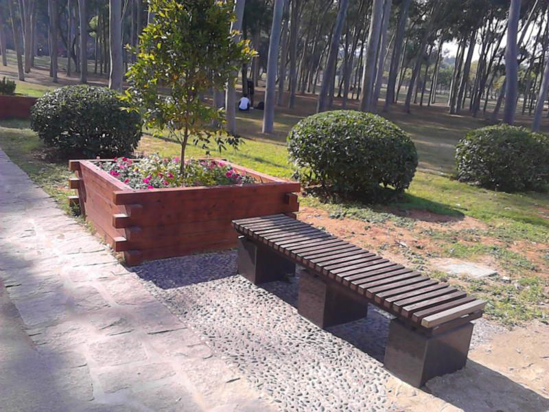 供應臺州市防腐木花箱大量批發(fā)，防腐木花箱訂做