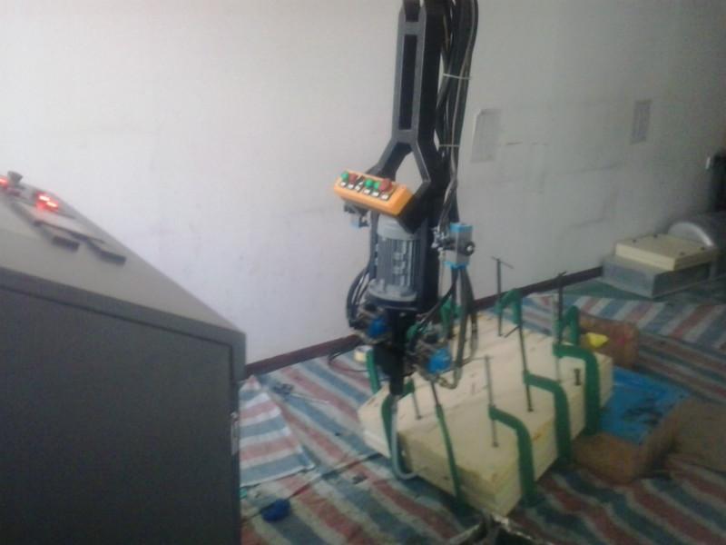 供應(yīng)RIM低壓灌注機(jī)汽車配件