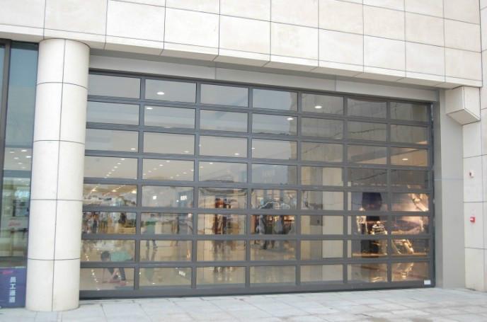 奔馳汽車4S店維修間滑升車庫(kù)門圖片/奔馳汽車4S店維修間滑升車庫(kù)門樣板圖 (2)