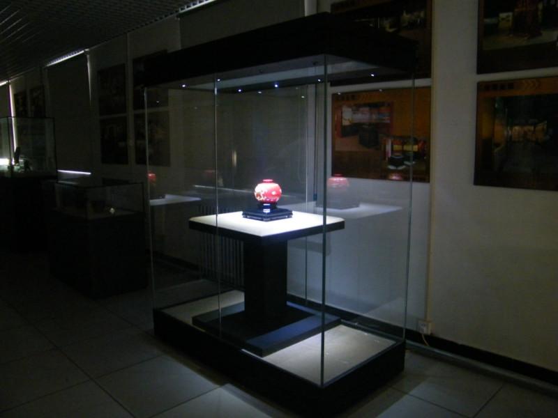 供應(yīng)博物館恒溫恒濕柜展柜