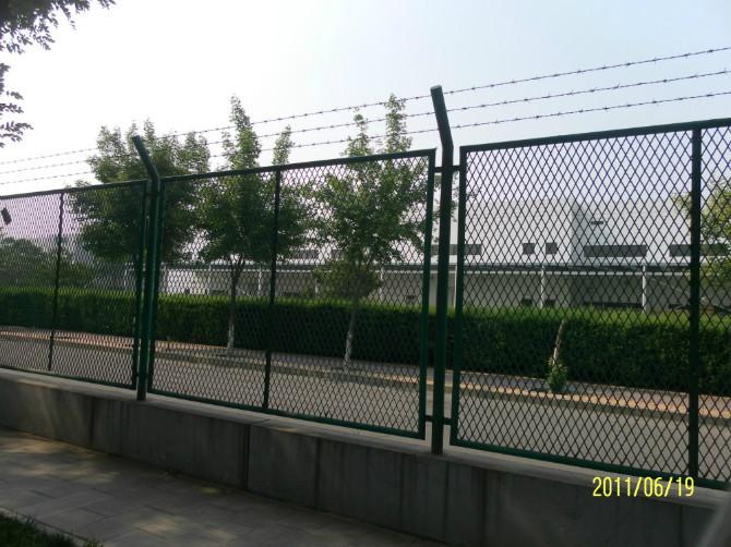 供應(yīng)高速路護(hù)欄網(wǎng)鐵路護(hù)欄網(wǎng)隔離網(wǎng)欄