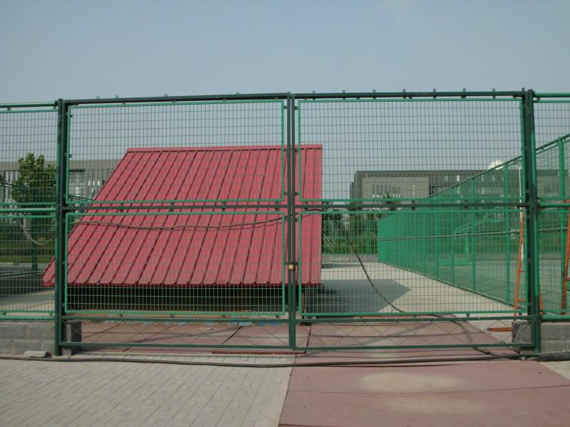 供應(yīng)文登體育場圍欄網(wǎng)勾花網(wǎng)