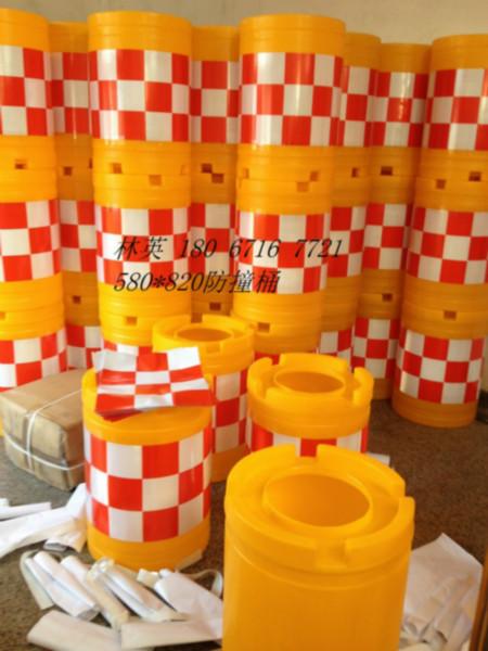 供應(yīng)角形防撞墩滾塑超重*船形防撞墩反光貼片防撞船形墩（一頭二尾）