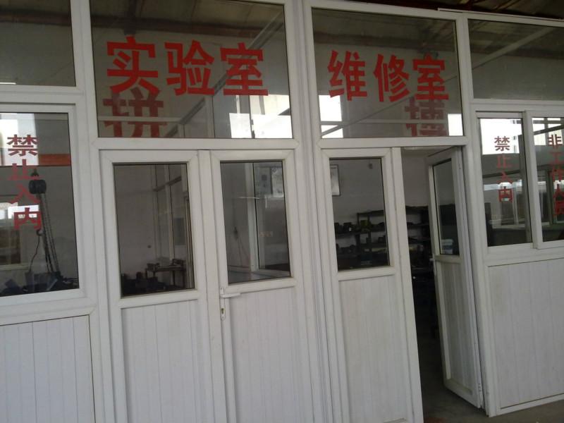 供應(yīng)SD175行走馬達維修