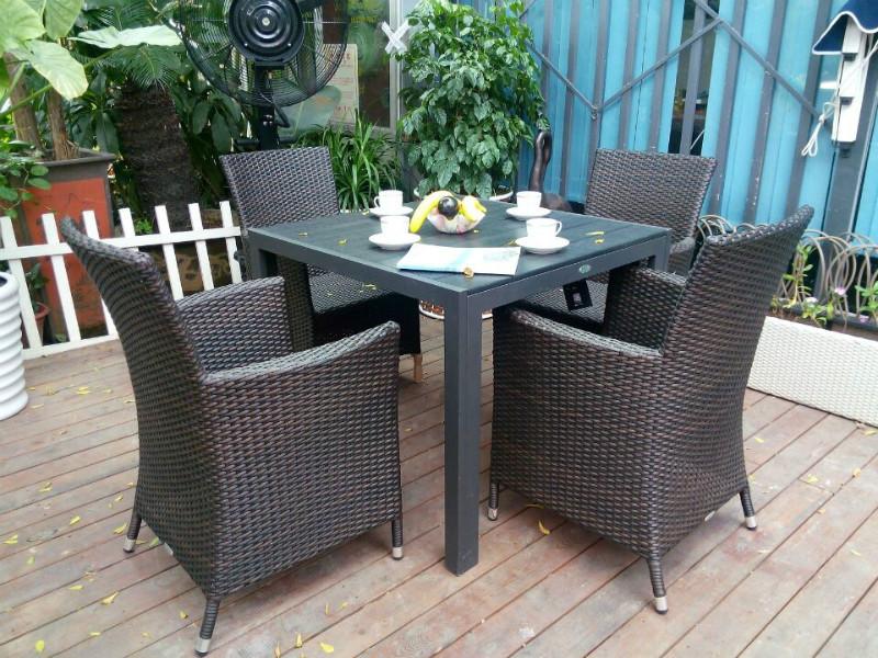 供應(yīng)中國私房菜館戶外休閑環(huán)保木桌椅