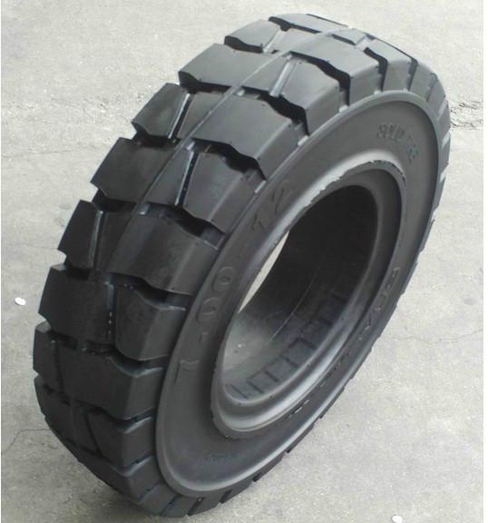 供應(yīng)山東工業(yè)車實心輪胎600-9