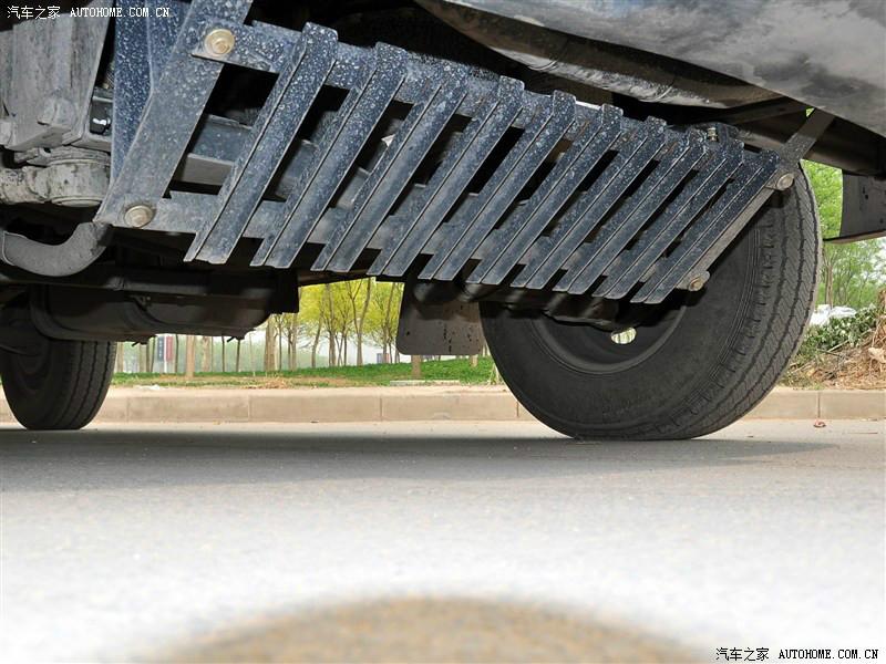 2014款依寶迪17座客車有2.8T和3.0T維柯新寶迪北京*報價