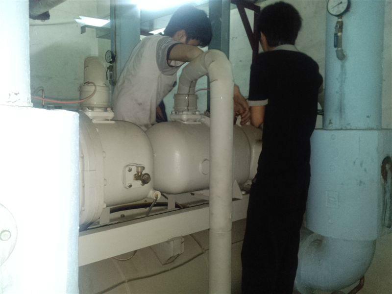大金冷水機(jī)維修圖片