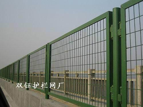 供應(yīng)包頭邊框圍欄網(wǎng)_高速*圍欄網(wǎng)