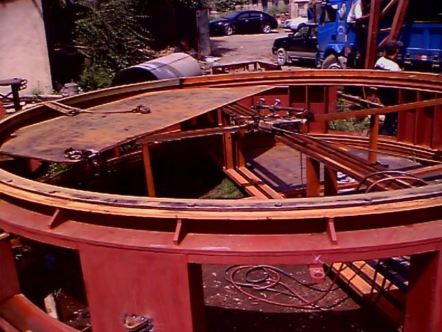 供應(yīng)特大型轉(zhuǎn)盤軸承滾道淬火