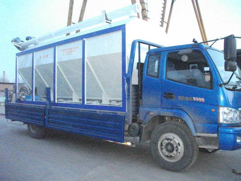 供應(yīng)江蘇*散裝飼料運輸車廠家散裝料車飼料運輸車飼料罐