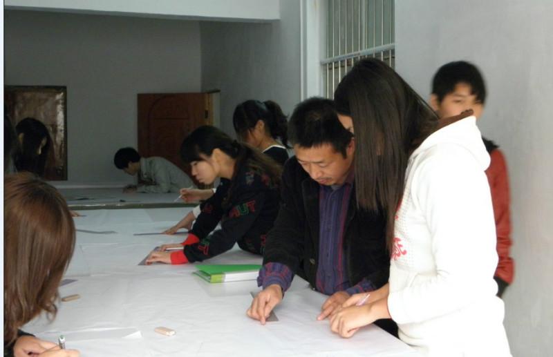 供應(yīng)鄭州*的服裝學(xué)校在尼啦啦尼哦