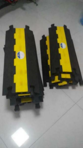 供應(yīng)河間橡膠過橋板，河北過橋板出售