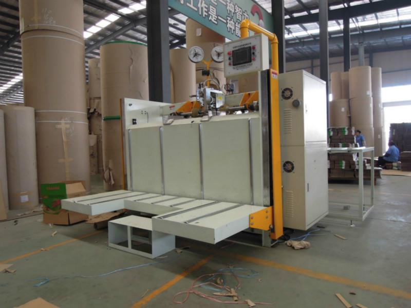 供應單頁紙箱打釘機單頁伺服釘箱機