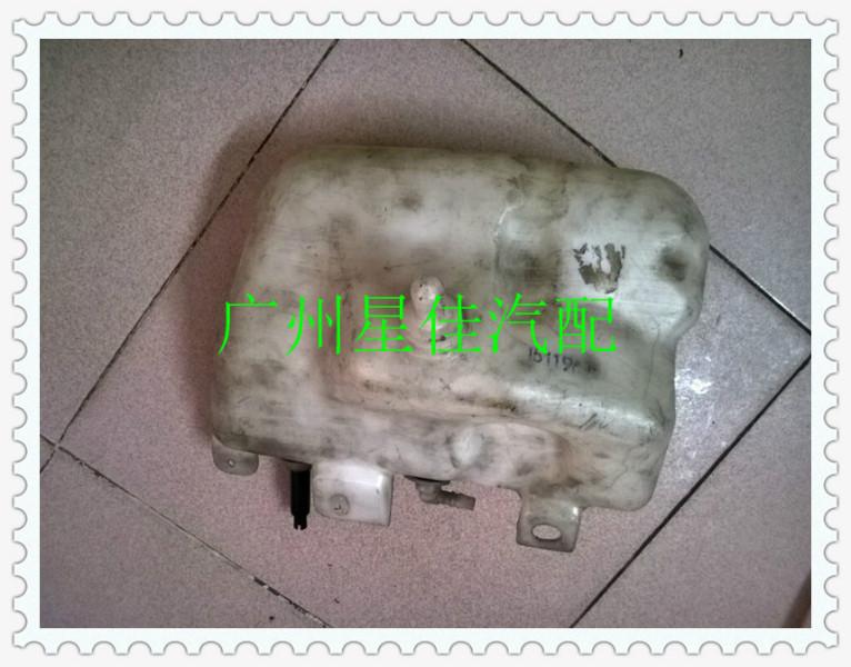 供應(yīng)寶馬E39i噴水壺,520I523I525530540i水壺