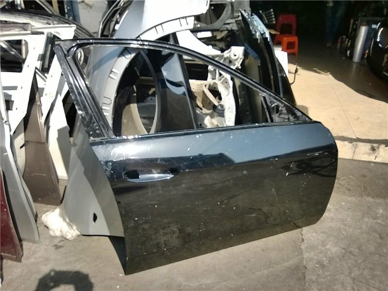 奔馳E級212E200E280E300右前門殼圖片