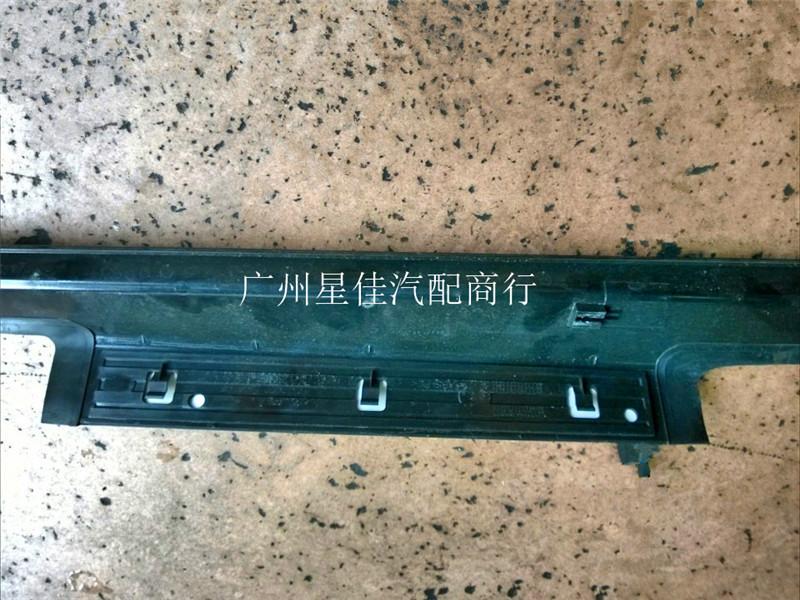 供應(yīng)奔馳251前門迎賓踏板R350腳踏板R500原裝二手拆車件