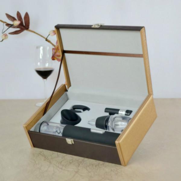 供應(yīng)紅酒干電池電動(dòng)開瓶器套裝 干電池透明款+醒酒器五件套