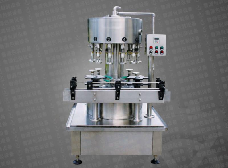 供應(yīng)大理市的白酒灌裝機(jī)青州供貨商