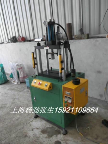 供應(yīng)小型四柱油壓機(jī)