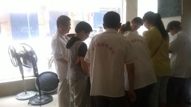 供應(yīng)我想學(xué)特色菜的做法哪里錢糧湖土鴨