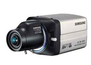 供應(yīng)寬動(dòng)態(tài)強(qiáng)光抑制攝像機(jī) 700線(xiàn) 照車(chē)牌攝像機(jī)