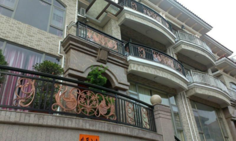 供應(yīng)漢口鋁合金別墅大門(mén)/漢口鋁合金大門(mén)廠家/漢口鋁合金直銷(xiāo)電話