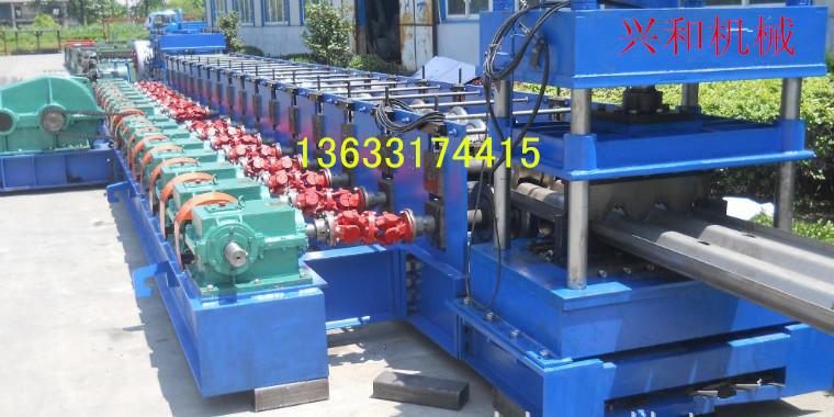 供應(yīng)興和*技術(shù)高速護(hù)欄成型機(jī)