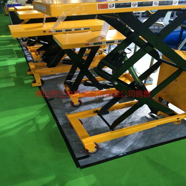 供應(yīng)廣東觀瀾小型升降機(jī)如何訂購(gòu)    佛山三良機(jī)械廠家現(xiàn)貨出售