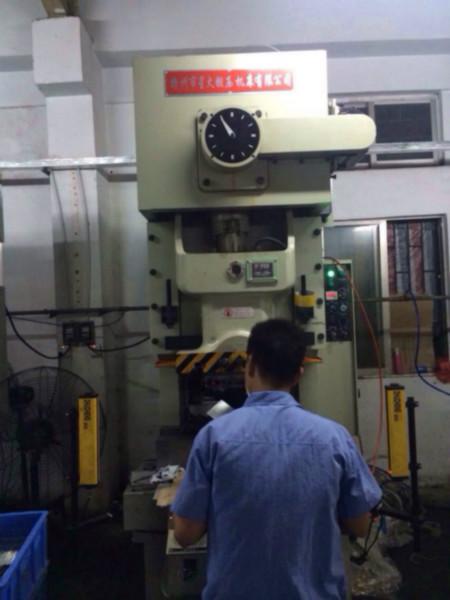 沖床紅外線保護(hù)裝置，沖床紅外線保護(hù)裝置廠家，沖床紅外線保護(hù)裝置價(jià)格