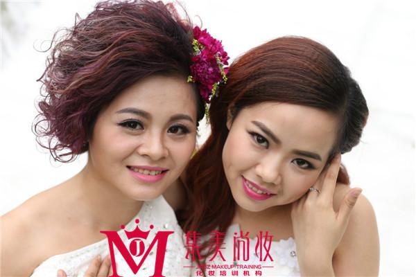 佛山美甲培訓(xùn)班佛山彩妝培訓(xùn)學(xué)校哪圖片