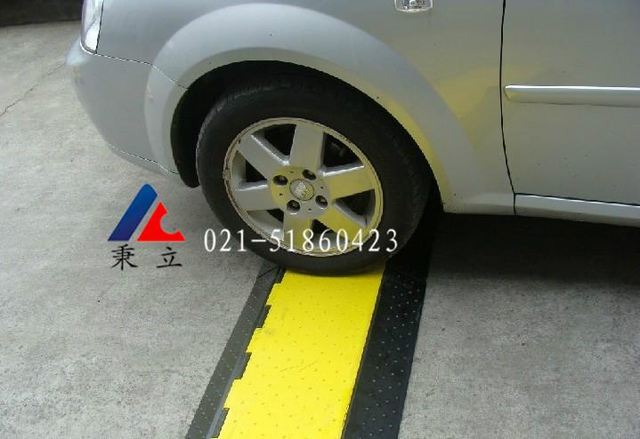 供應(yīng)電纜走線橋橡膠過線板護線橋