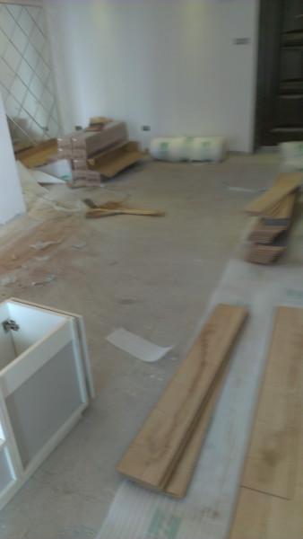 地板施工現(xiàn)場展示圖片